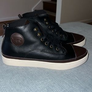 Levi’s Atwater Black/Brown Trim Hi Tops. Size 11.